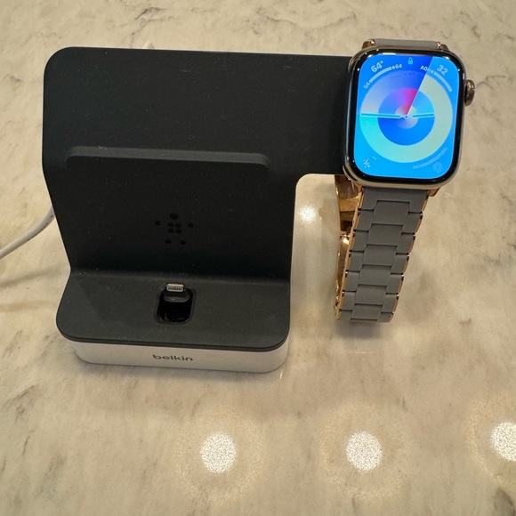 Belkin PowerHouse 2-in-1 iPhone & Apple Watch Charging Dock - White - Picture 7 of 8